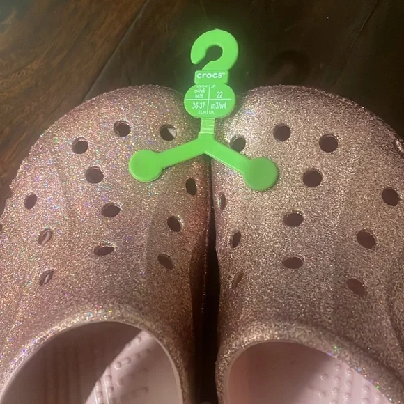 Brand new girls crocs pink glitter women’s 7 - Picture 2 of 10